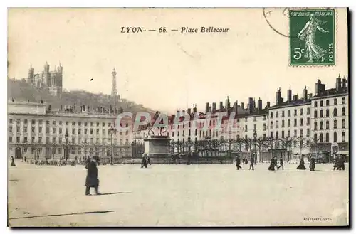 Cartes postales Lyon place Bellecour
