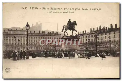 Ansichtskarte AK Lyon place Bellecour une des plus belles d'Europe