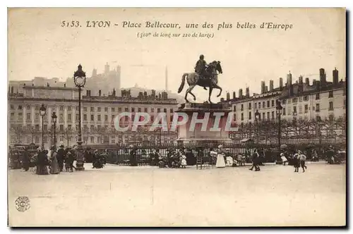 Cartes postales Lyon place Bellecour une des plus belles d'Europe