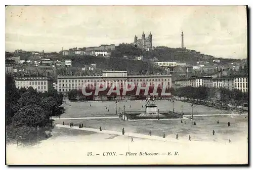 Cartes postales Lyon place Bellecour