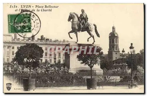 Ansichtskarte AK Lyon place Bellecour et l'eglise de la Charite