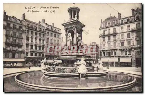 Cartes postales Lyon place et fontaine des Jacobins