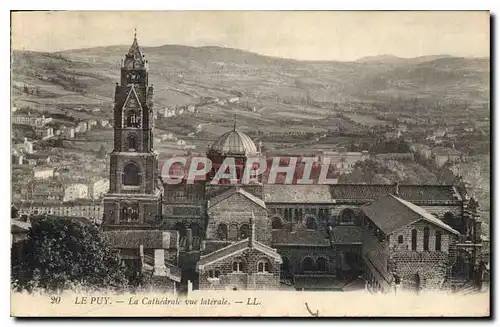 Cartes postales Le Puy La Cathedrale vue Laterale