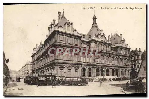 Cartes postales Lyon La Bourse et Rue de la Republique Tramways