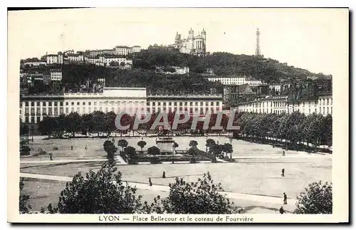 Ansichtskarte AK Lyon Place Bellecour et le coteau de Fourviere