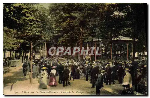 Cartes postales Lyon Place Bellecour a l'Heure de la Musique