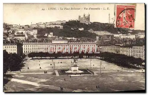 Cartes postales Lyon Place Bellecour Vue d'ensemble