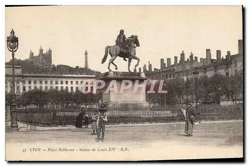 Cartes postales Lyon Place Bellecour Statue de Louis XIV