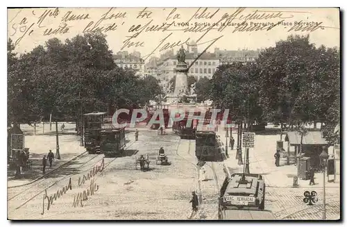 Cartes postales Lyon Sortie de la Gare de Perrache Place Perrache Tramways