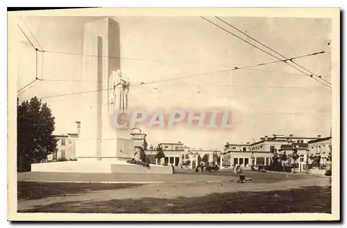 Cartes postales Lyon Le Monumentaux Morts du Service de Sante et l'entree de l'Hopital Edouard Herriot