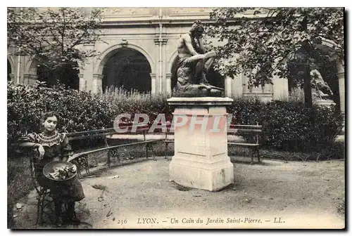 Cartes postales Lyon Un Coin du Jardin Saint Pierre Enfant