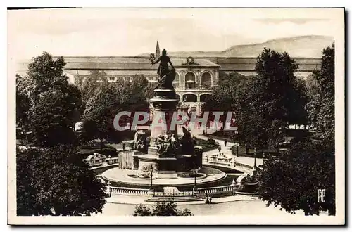 Cartes postales Lyon La Place Carnot Monument de la Republique et gare Perrache