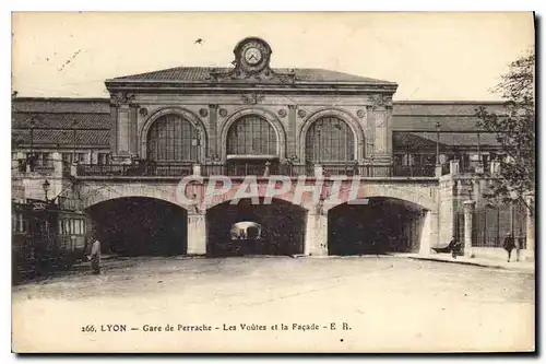 Cartes postales Lyon Gare de Oerrache Les Voutes et la Facade
