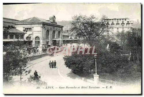Cartes postales Lyon Gare Perrache et Hotel Terminus