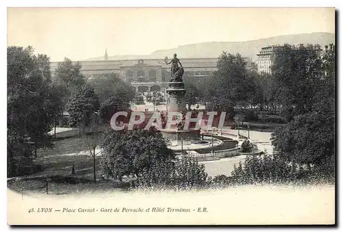 Cartes postales Lyon Place Carnot Gare de Perrache et Hotel Terminus