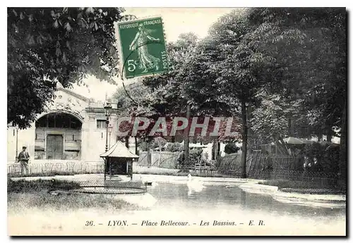 Cartes postales Lyon Place Bellecour Les Bassins