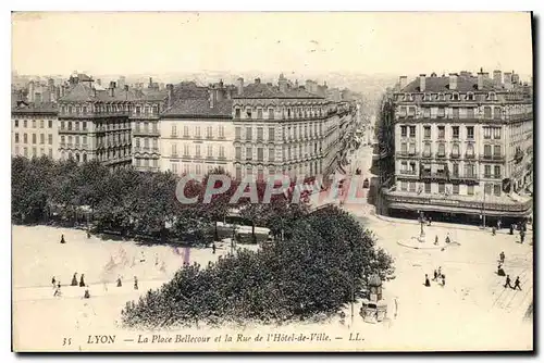 Cartes postales Lyon La Place Bellecour et la Rue de l'Hotel de Ville