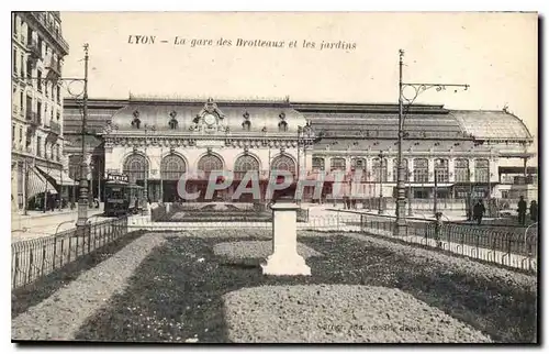 Cartes postales Lyon La gare des Brotteaux et les jardins