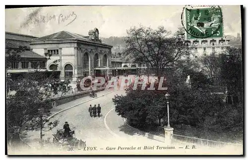 Cartes postales Lyon Gare Perrache et Hotel Terminus