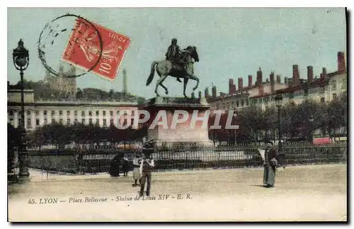 Cartes postales Lyon Place Bellecour Statue de Louis XIV