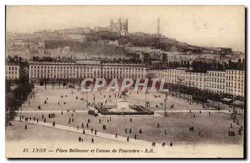 Cartes postales Lyon Place Bellecour et Coteau de Fourviere