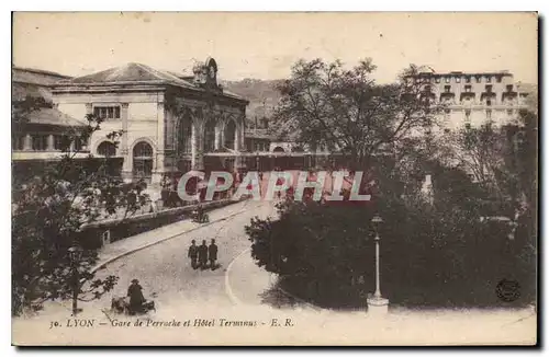 Cartes postales Lyon Gare de Perrache et Hotel Terminus
