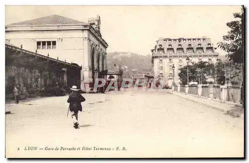 Cartes postales Lyon Gare de Perrache et Hotel Terminus