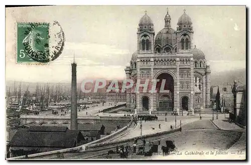 Cartes postales Marseille La Cathedrale et la Joliette