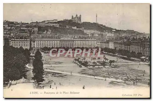 Ansichtskarte AK Lyon Place Bellecour Statue equestre de Louis XIV