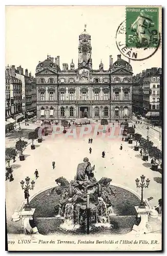 Cartes postales Lyon Place des Terreaux Fontaine Bartholdi et Hotel de Ville
