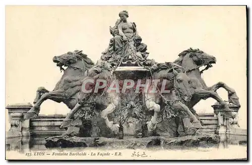 Cartes postales Lyon Fontaine Bartholdi La Facade