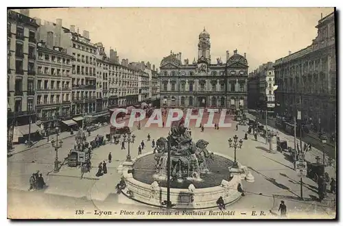 Cartes postales Lyon La Place des Terreaux et Fontaine Bartholdi