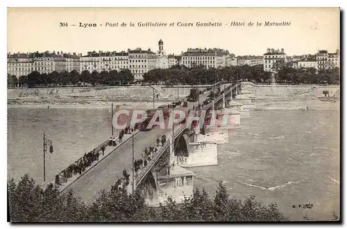 Ansichtskarte AK Lyon Pont de la Guillotiere et Cours Gambetta Hotel de la Mutualite Tramway