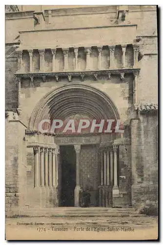 Ansichtskarte AK Tarascon Porte de l'Eglise Sainte Marthe