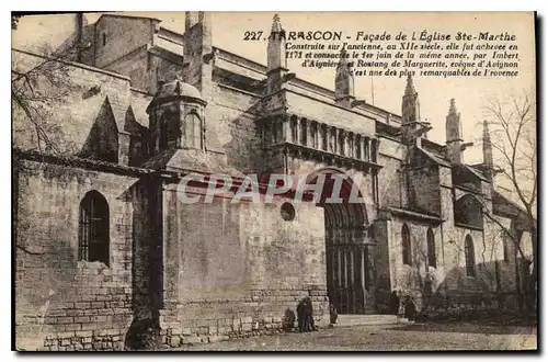 Ansichtskarte AK Tarascon Facade de l'Eglise Ste Marthe