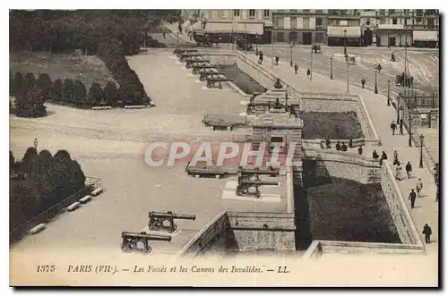 Cartes postales Paris VII Les Fosses et les Canons des Invalides