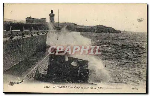 Cartes postales Marseille Coup de Mer sur la Jetee