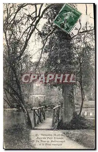 Cartes postales Versailles S et O Parc du Petit Trianon La Tour de Malborough et le Pont rustique