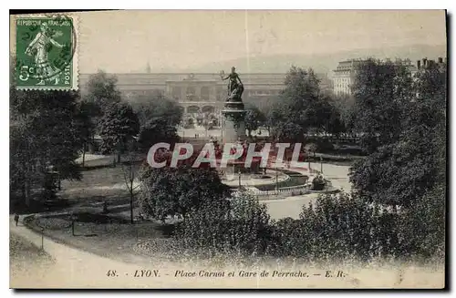 Cartes postales Lyon La Place Carnot Gare de Perrache