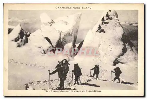 Cartes postales Chamonix le Mont Blanc Pyramide sur la route du Mont Blanc