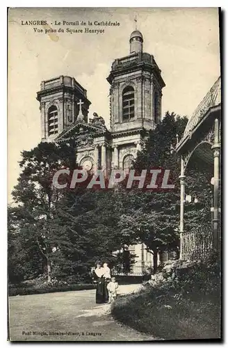 Cartes postales Langres Le Portail de la Cathedrale Vue prise du Square Henroyot