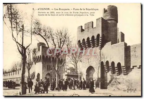 Cartes postales Tarascon (B du R) Les Remparts Porte de la Republique