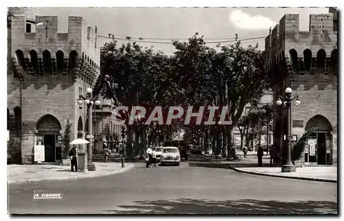 Cartes postales Avignon Vaucluse Porte de la Republique Cours Jean Jaures