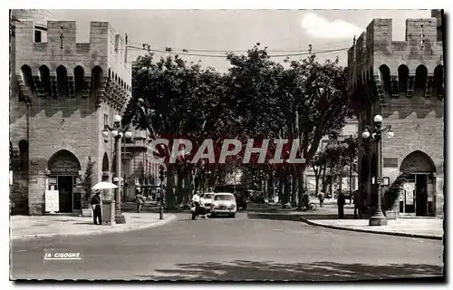 Ansichtskarte AK Avignon Vaucluse Porte de la Republique Cours Jean Jaures