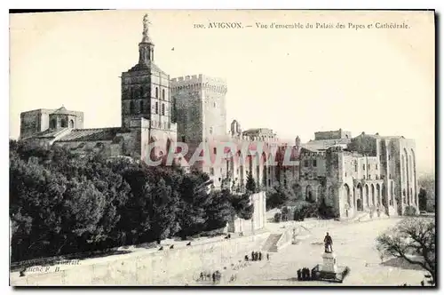 Cartes postales Avignon vue d'ensemble du palais des Papes et Cathedrale