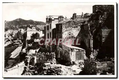 Ansichtskarte AK Le Douce France Les Baux Le Vllon de la Fontaine a gauche la voie Romaine