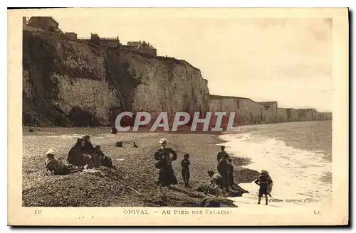 Cartes postales Onival Au pied des Falaises