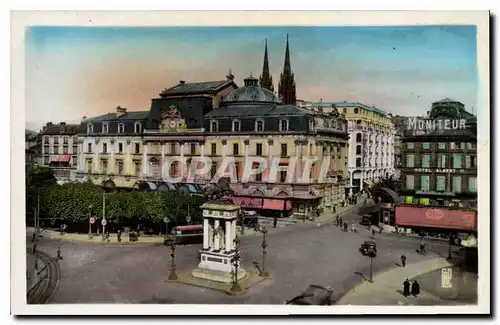 Cartes postales Clermont Ferrand Place de Jaude et le Theatre