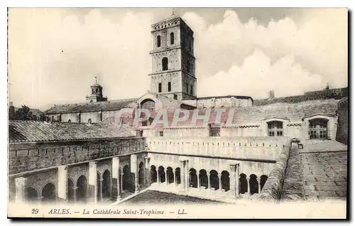 Cartes postales Arles La Cathedrale Saint Trophime