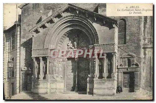 Ansichtskarte AK Arles La Cathedrale Saint Trophime Le Portail